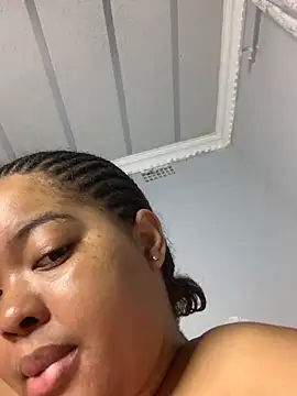 Snapshot of sexytinashe21 chatting on October 24, 2025, 7:02 pm sexytinashe21 online show from October 24, 2025, 7:02 pm