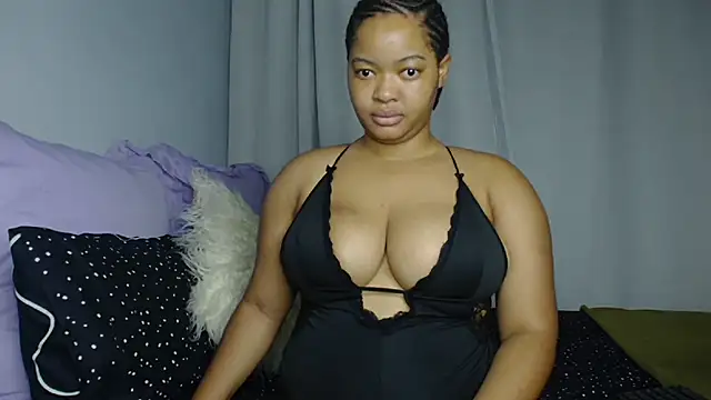 Snapshot of sexytinashe21 chatting on March 3, 2025, 3:38 am sexytinashe21 online show from March 3, 2025, 3:38 am