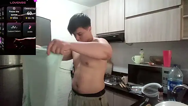 Snapshot of Thom_Ohtani chatting on February 6, 2026, 2:57 pm Thom Ohtani online show from February 6, 2026, 2:57 pm