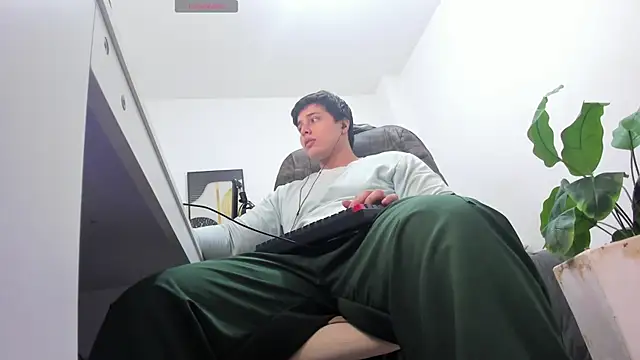 Thom Ohtani online show from November 18, 2025, 11:26 pm