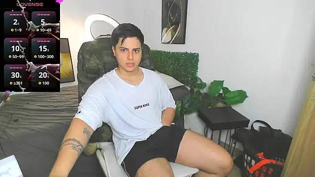 Snapshot of Thom_Ohtani chatting on February 20, 2026, 5:15 pm Thom Ohtani online show from February 20, 2026, 5:15 pm