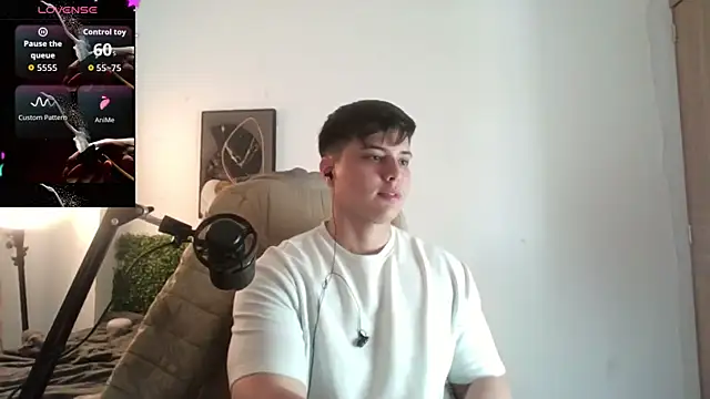 Snapshot of Thom_Ohtani chatting on February 5, 2026, 4:47 pm Thom Ohtani online show from February 5, 2026, 4:47 pm