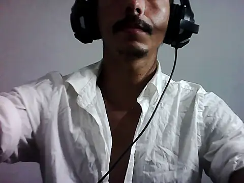 MagrinhoSaradoo online show from November 2, 2025, 12:37 am