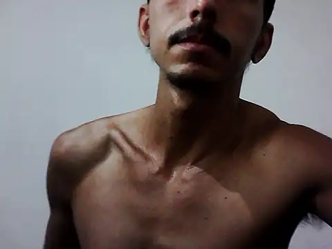 Snapshot of MagrinhoSaradoo chatting on January 14, 2026, 1:20 am MagrinhoSaradoo online show from January 14, 2026, 1:20 am