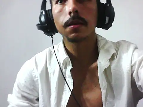 MagrinhoSaradoo online show from November 11, 2025, 11:38 am