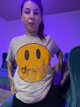 Izy cute  online show from January 18, 2026, 2:59 am