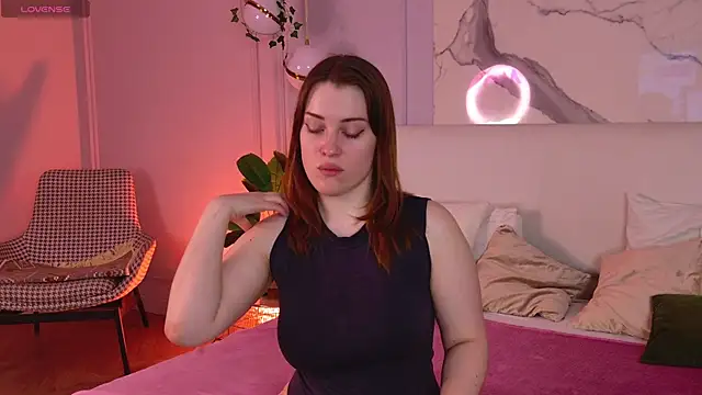 Snapshot of EllieGarson chatting on May 6, 2026, 5:06 pm EllieGarson online show from May 6, 2026, 5:06 pm