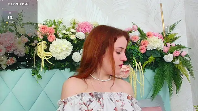 EllieGarson online show from October 9, 2025, 5:13 pm