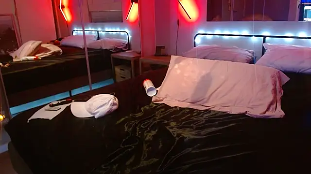 Snapshot of FoxxMiky7447 chatting on June 12, 2026, 8:45 am FoxxMiky7447 online show from June 12, 2026, 8:45 am