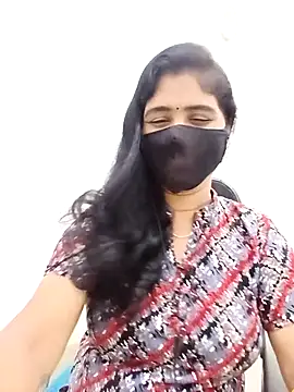 Snapshot of Lucky-Deepthi chatting on June 14, 2026, 7:26 pm Lucky-Deepthi online show from June 14, 2026, 7:26 pm