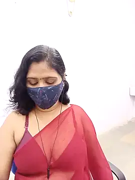 Snapshot of Lucky-Deepthi chatting on March 5, 2025, 6:12 pm Lucky-Deepthi online show from March 5, 2025, 6:12 pm