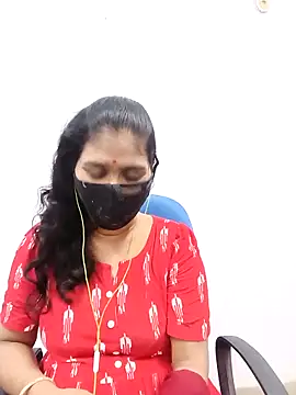 Snapshot of Lucky-Deepthi chatting on February 18, 2025, 9:31 pm Lucky-Deepthi online show from February 18, 2025, 9:31 pm