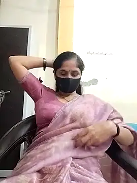 priyancyfun online show from November 4, 2025, 4:33 pm