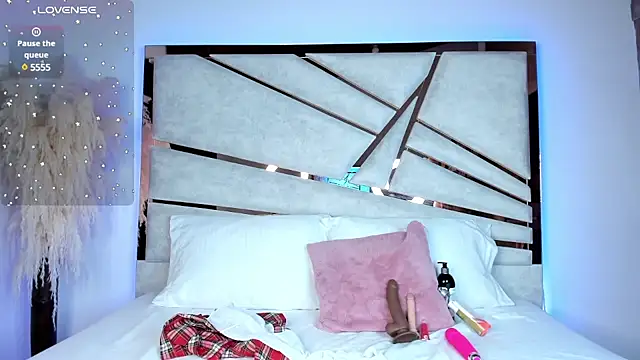 ssofijohnsonx online show from March 22, 2025, 11:20 pm