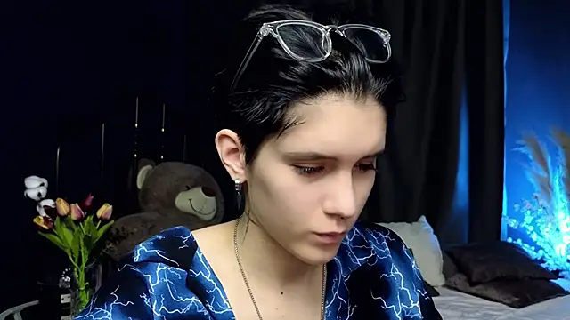 Snapshot of Hyeon_Jin chatting on March 16, 2025, 4:23 pm Hyeon Jin online show from March 16, 2025, 4:23 pm