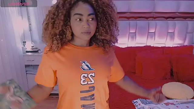 Aliana Ross online show from November 22, 2025, 11:42 am