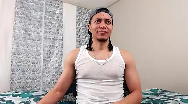 Snapshot of mike_rolly_hot chatting on January 11, 2025, 1:43 pm mike rolly hot online show from January 11, 2025, 1:43 pm