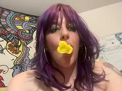 sierrapixie online show from February 9, 2025, 7:37 am