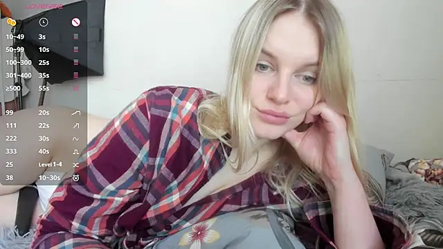 shiny bunnyyy online show from January 19, 2025, 8:39 am