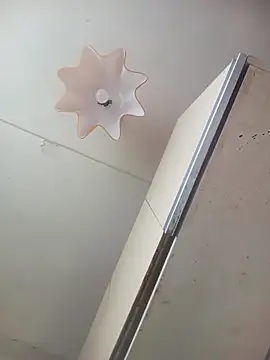 Lauren Amabel online show from April 16, 2026, 9:54 am