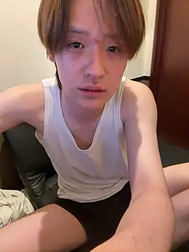 riku38777 online show from April 19, 2026, 1:23 pm