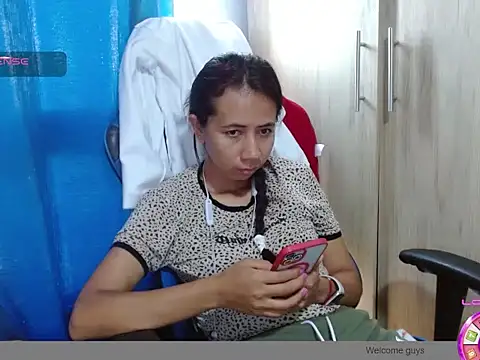 Danielagomez33 online show from February 25, 2026, 1:22 pm