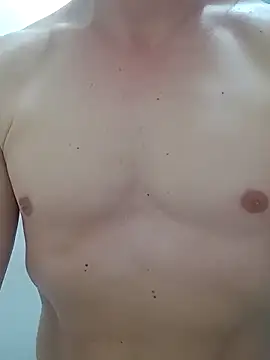 curtindo-muito82 online show from December 18, 2025, 10:46 pm