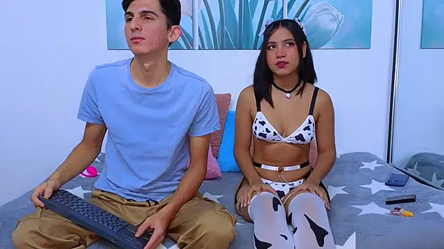 Snapshot of Ana_and_Leo chatting on October 8, 2025, 2:07 pm Ana and Leo online show from October 8, 2025, 2:07 pm