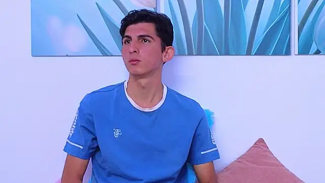 Snapshot of Ana_and_Leo chatting on October 27, 2025, 3:57 pm Ana and Leo online show from October 27, 2025, 3:57 pm