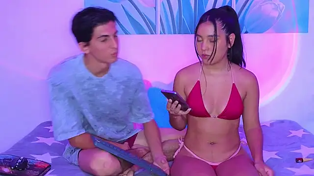 Snapshot of Ana_and_Leo chatting on November 27, 2025, 2:39 pm Ana and Leo online show from November 27, 2025, 2:39 pm