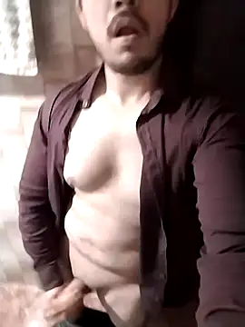 Snapshot of Man456545 chatting on February 28, 2025, 6:32 am Man456545 online show from February 28, 2025, 6:32 am