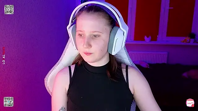 mon lola online show from March 25, 2026, 5:23 pm