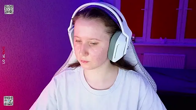 mon lola online show from March 28, 2026, 4:30 pm