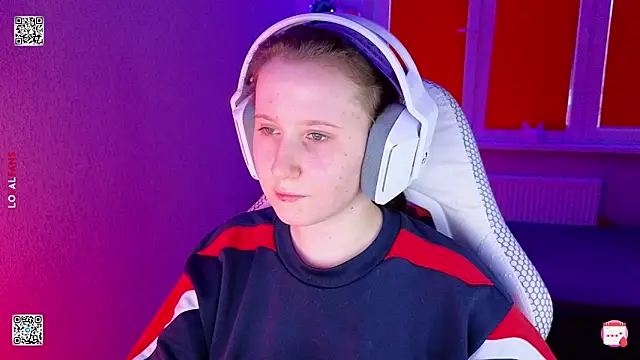 mon lola online show from March 23, 2026, 3:12 pm