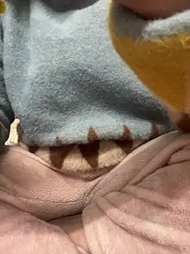 Red-Magic-25 online show from February 3, 2026, 6:51 am