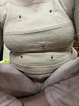 Red-Magic-25 online show from February 12, 2026, 9:31 am