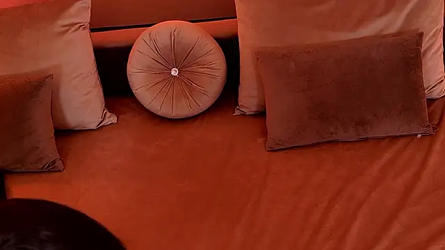 RubyLuxee online show from March 26, 2026, 5:50 am