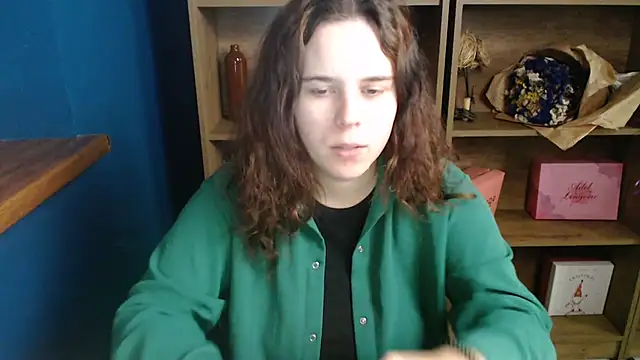 mini girly online show from October 18, 2025, 12:29 pm