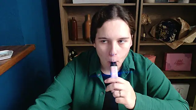 mini girly online show from October 19, 2025, 3:26 pm