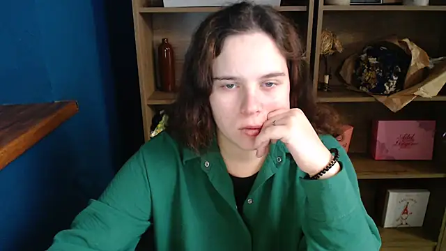 mini girly online show from October 21, 2025, 2:27 pm