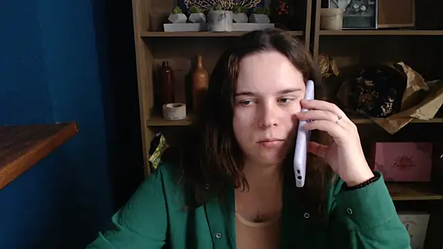 mini girly online show from October 23, 2025, 1:54 pm