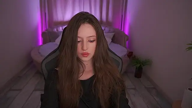 Marmeladkaaa online show from October 8, 2025, 1:23 pm