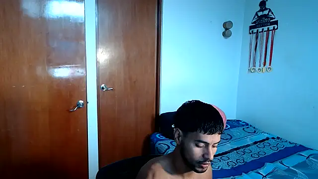 HOTLATINO2025 online show from June 30, 2026, 4:07 pm