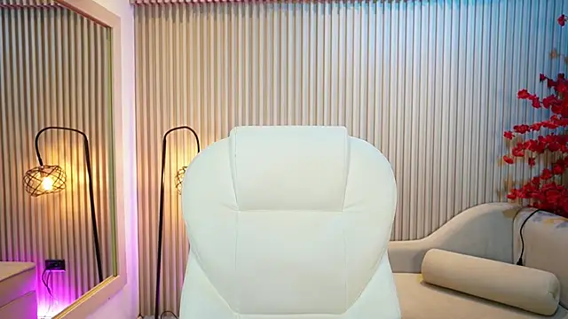 Emma Walkerr  online show from October 8, 2025, 7:03 pm