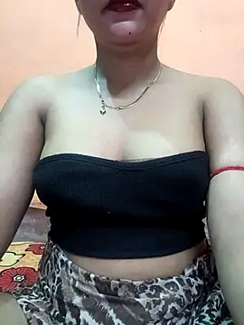 Snapshot of Eisha_20s chatting on October 7, 2025, 11:06 pm Eisha 20s online show from October 7, 2025, 11:06 pm