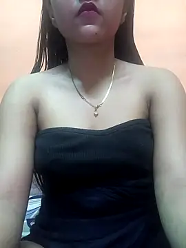 Snapshot of Eisha_20s chatting on February 19, 2025, 1:40 am Eisha 20s online show from February 19, 2025, 1:40 am