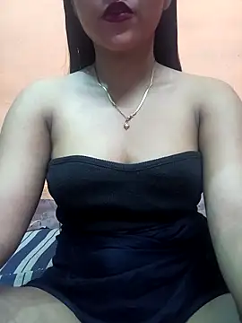 Snapshot of Eisha_20s chatting on March 4, 2025, 11:43 pm Eisha 20s online show from March 4, 2025, 11:43 pm
