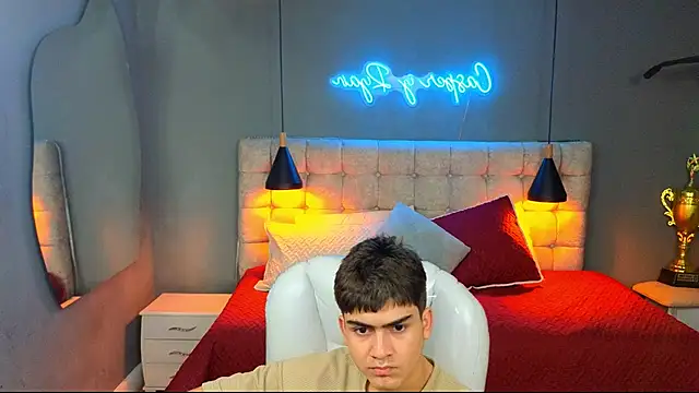 Tommy18   online show from February 26, 2025, 6:51 am