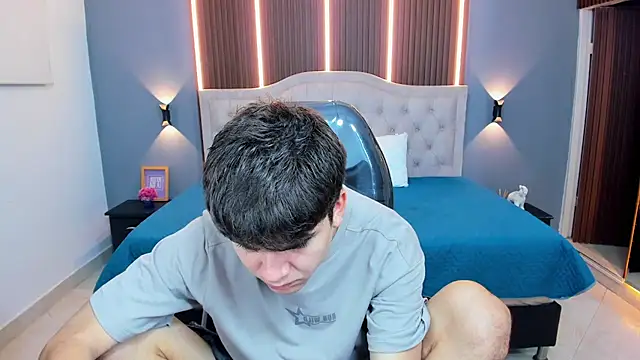 Tommy18   online show from January 18, 2026, 3:32 am