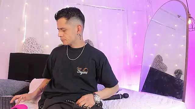 Bonny and carrot online show from October 30, 2025, 7:11 pm